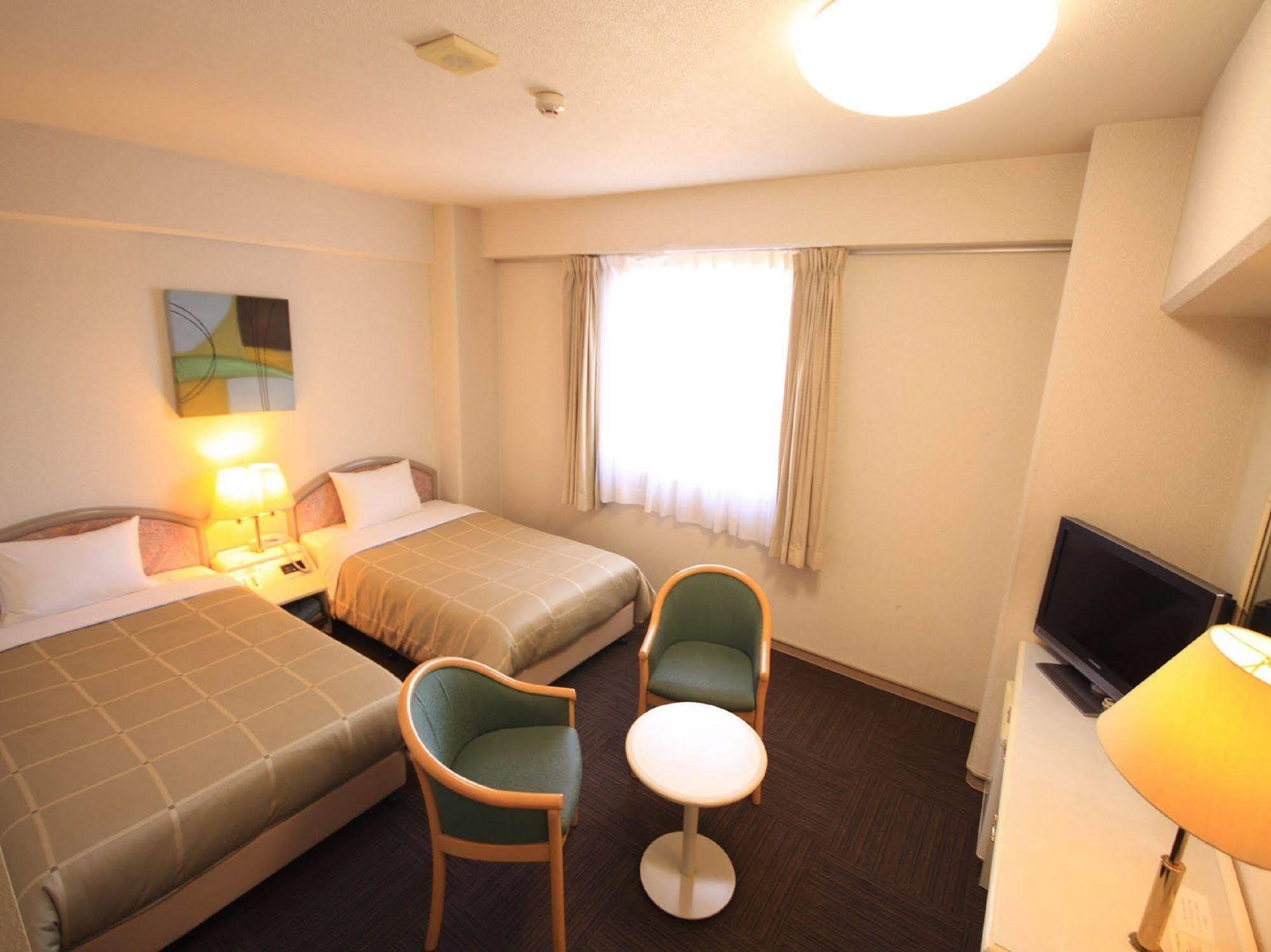 Hotel Route-Inn Kitamatsudo Ekimae Esterno foto